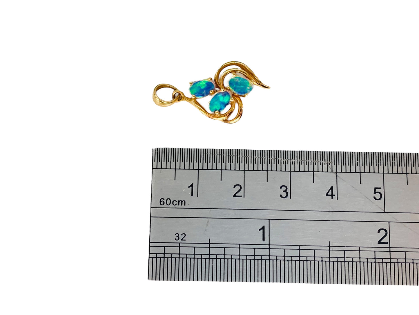 18ct Gold Opal Pendant