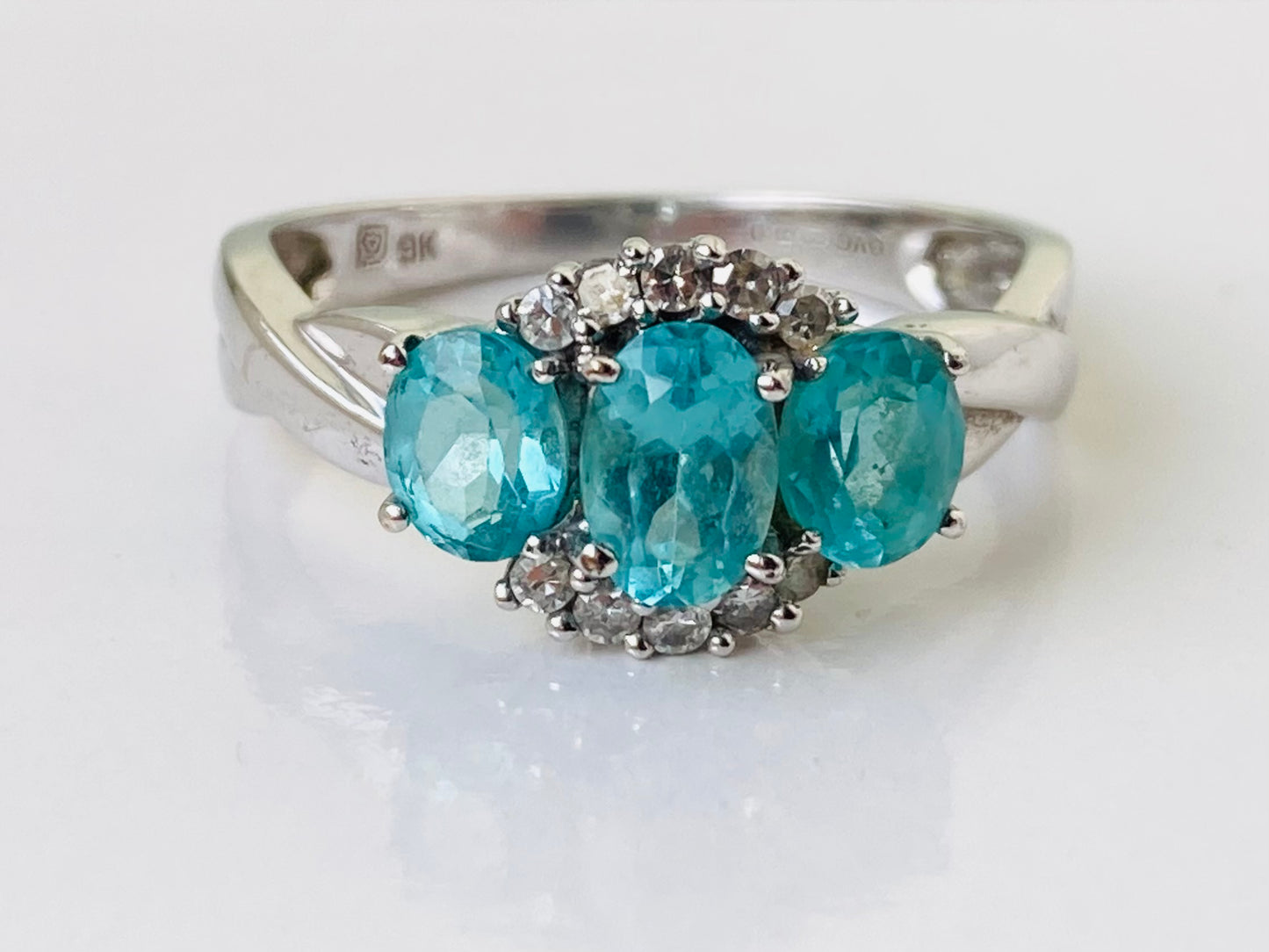 9ct Gold Apatite & Diamond Ring