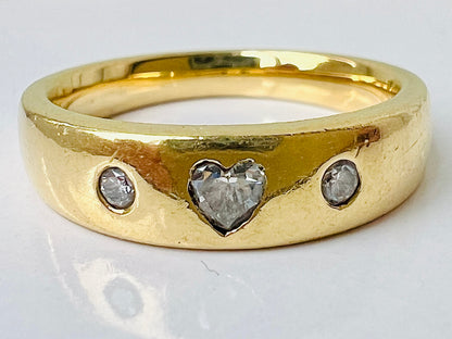 18ct Gold Diamond Heart Ring
