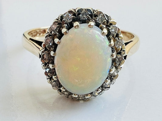 Vintage 9ct Gold Opal & Diamond Ring