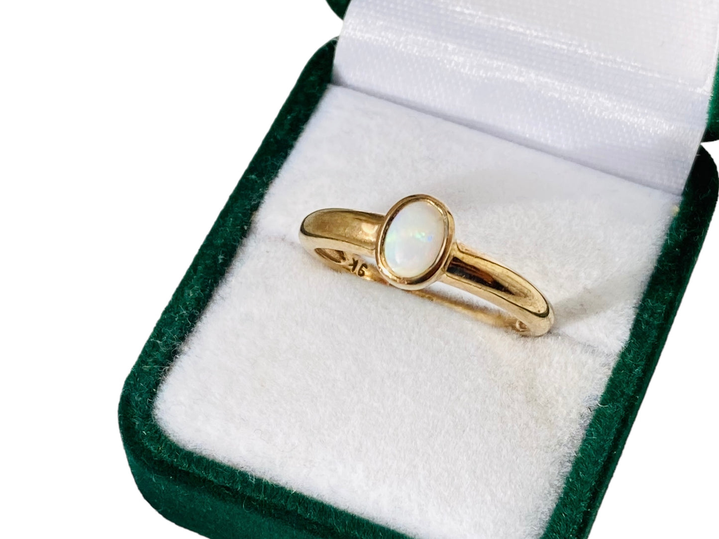 9ct Gold Opal Ring