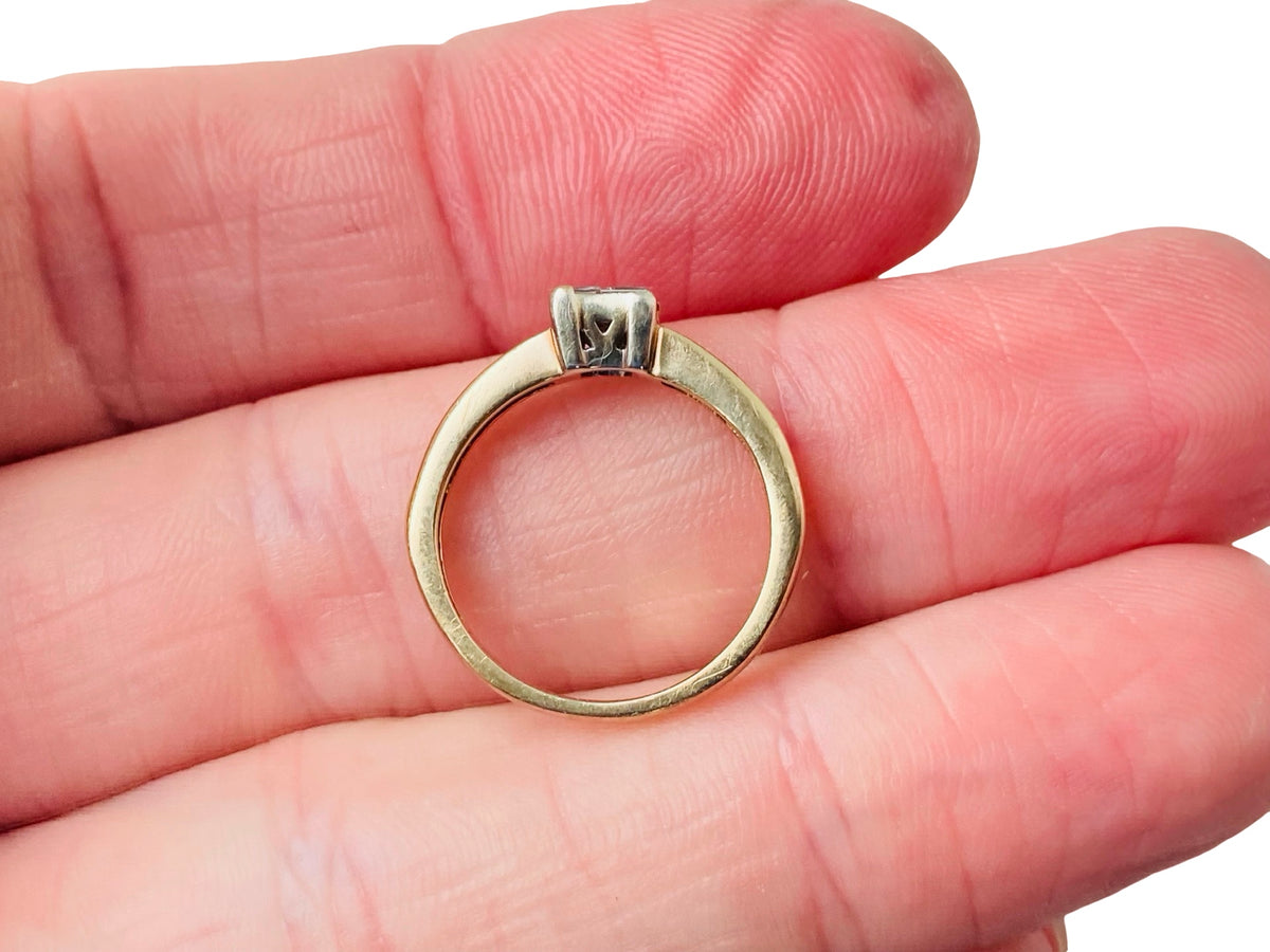 9ct Gold Diamond Ring