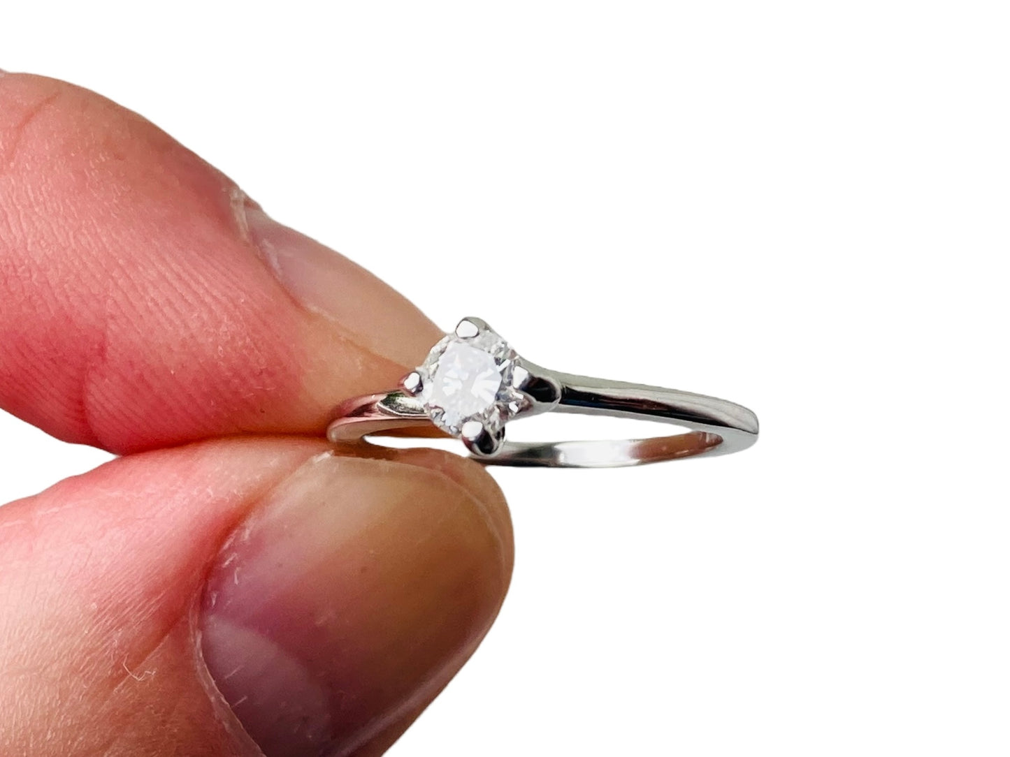 18ct Gold Diamond Solitaire Ring