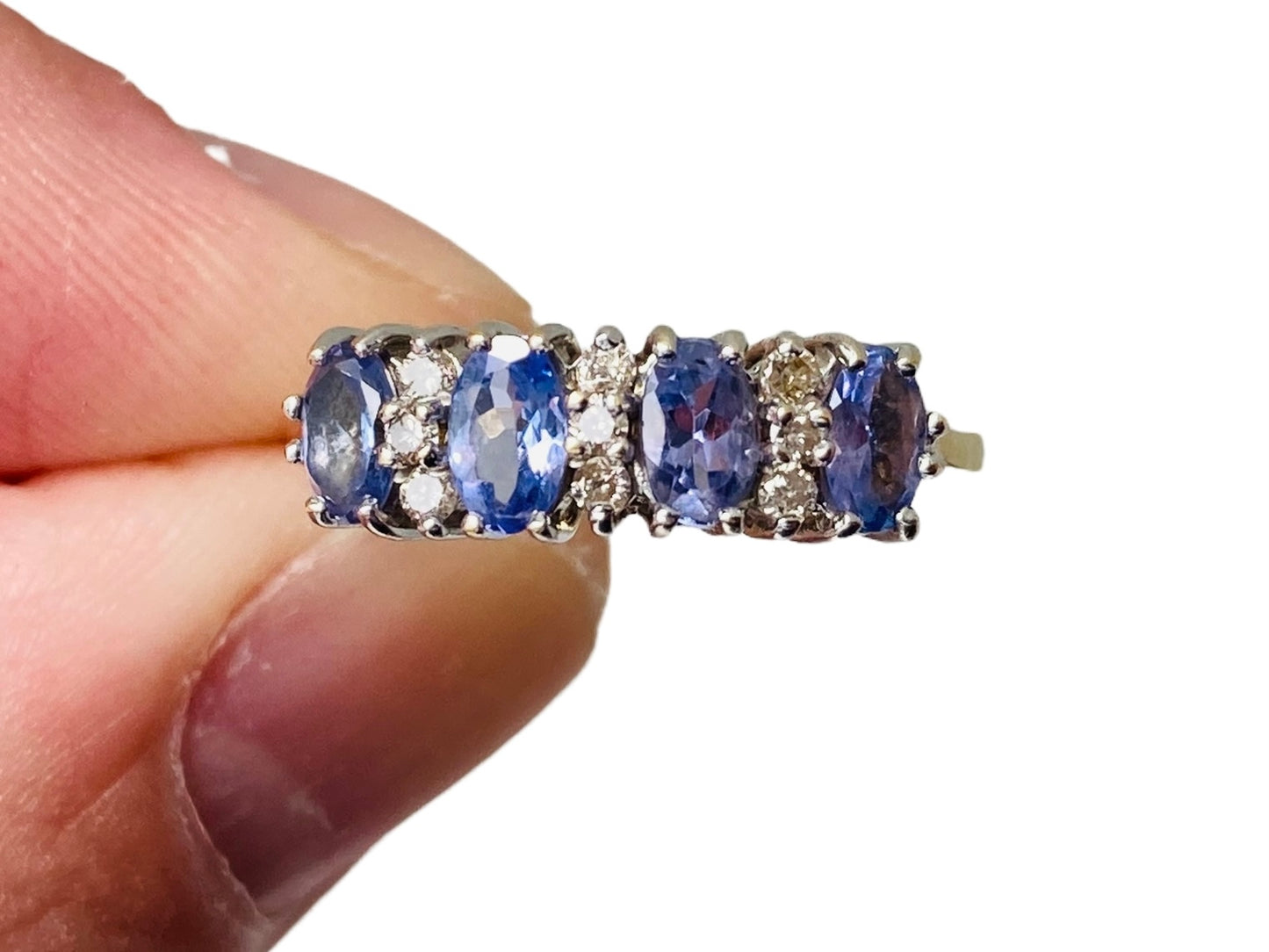Vintage 18ct Gold Tanzanite & Diamond Ring