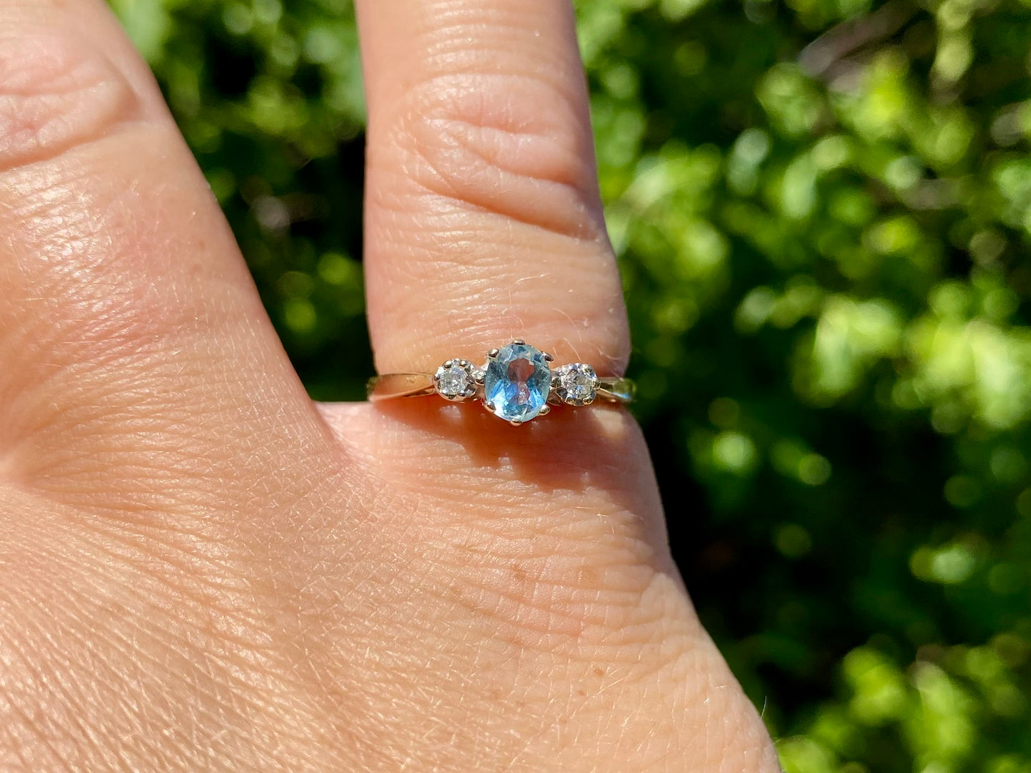 9ct Gold Aquamarine & Diamond Ring