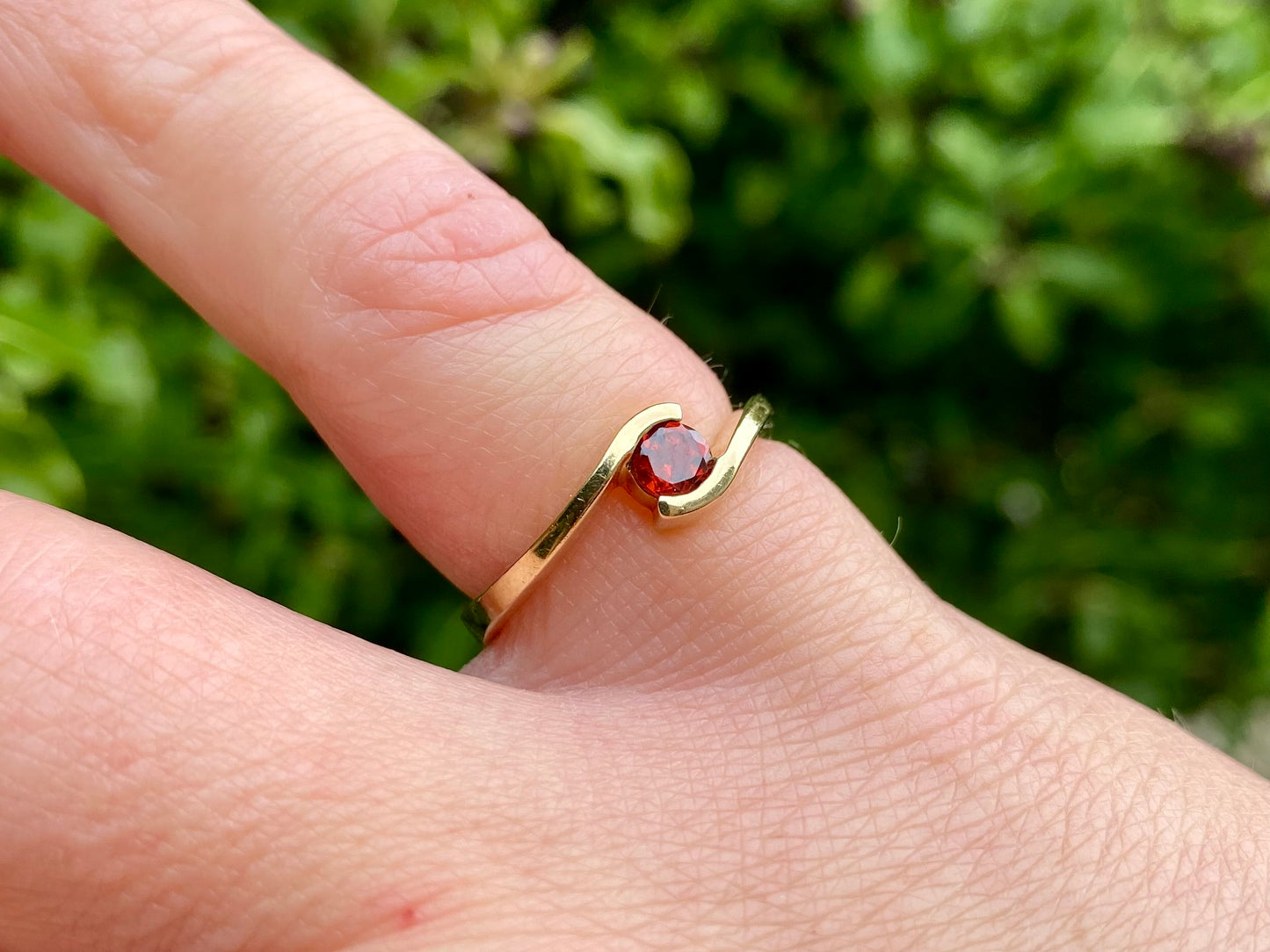 9ct Gold Garnet Ring
