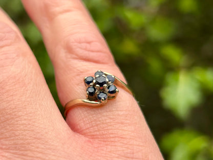 Vintage 9ct Gold Sapphire Daisy Ring
