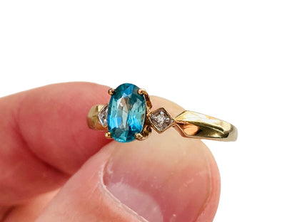 9ct Gold Topaz & Diamond Ring