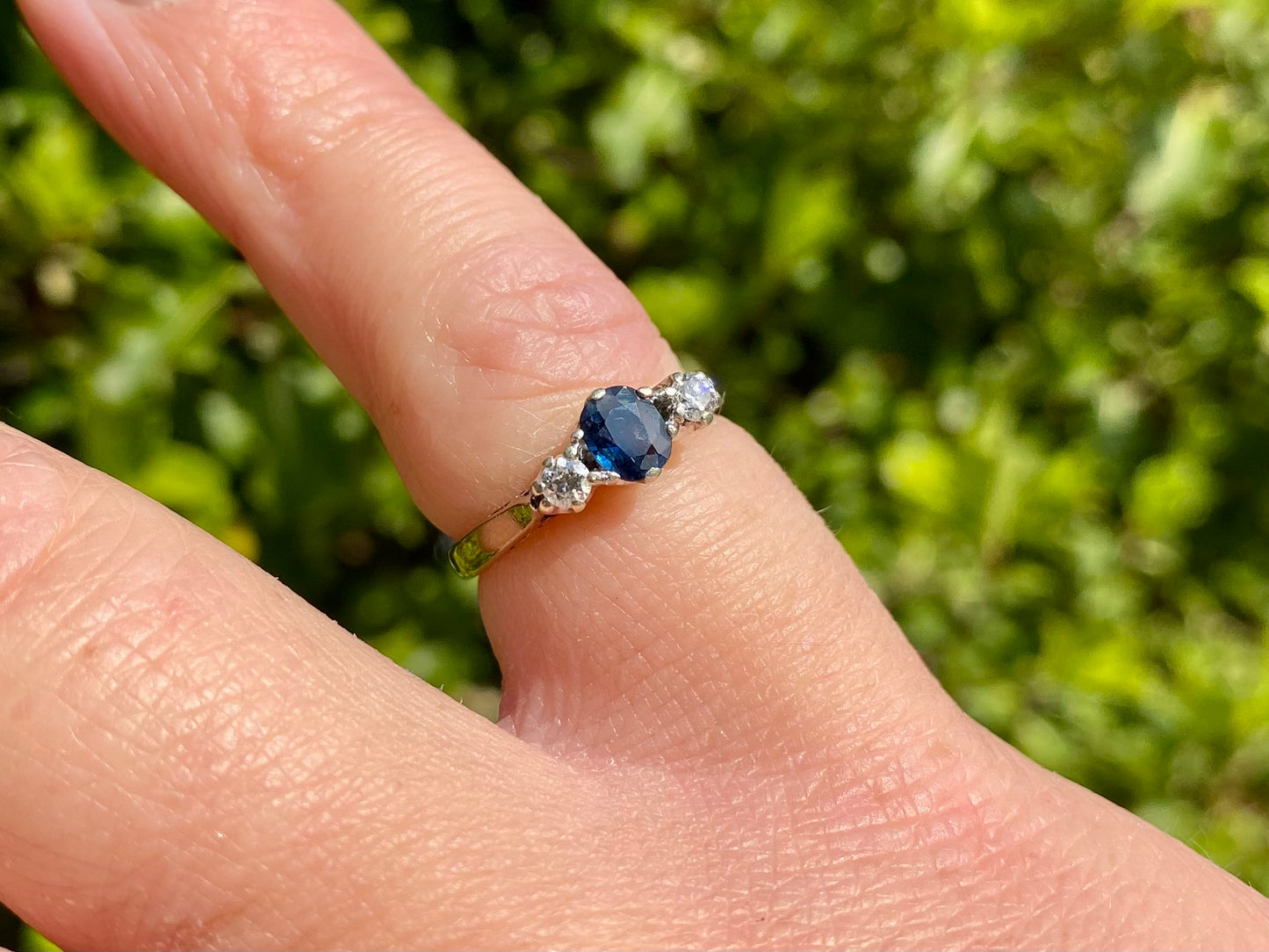 Vintage 9ct Gold Sapphire & Diamond Ring
