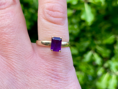 9ct Gold Amethyst Ring