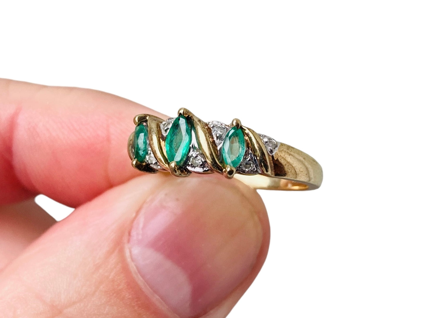 Vintage 9ct Gold Emerald & Diamond Ring