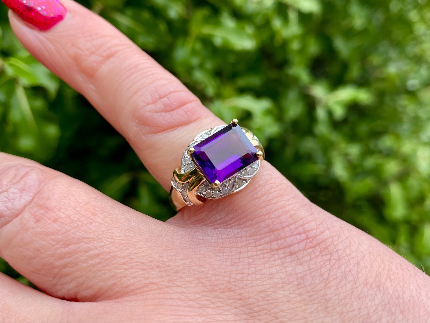 9ct Gold Amethyst & Diamond Ring