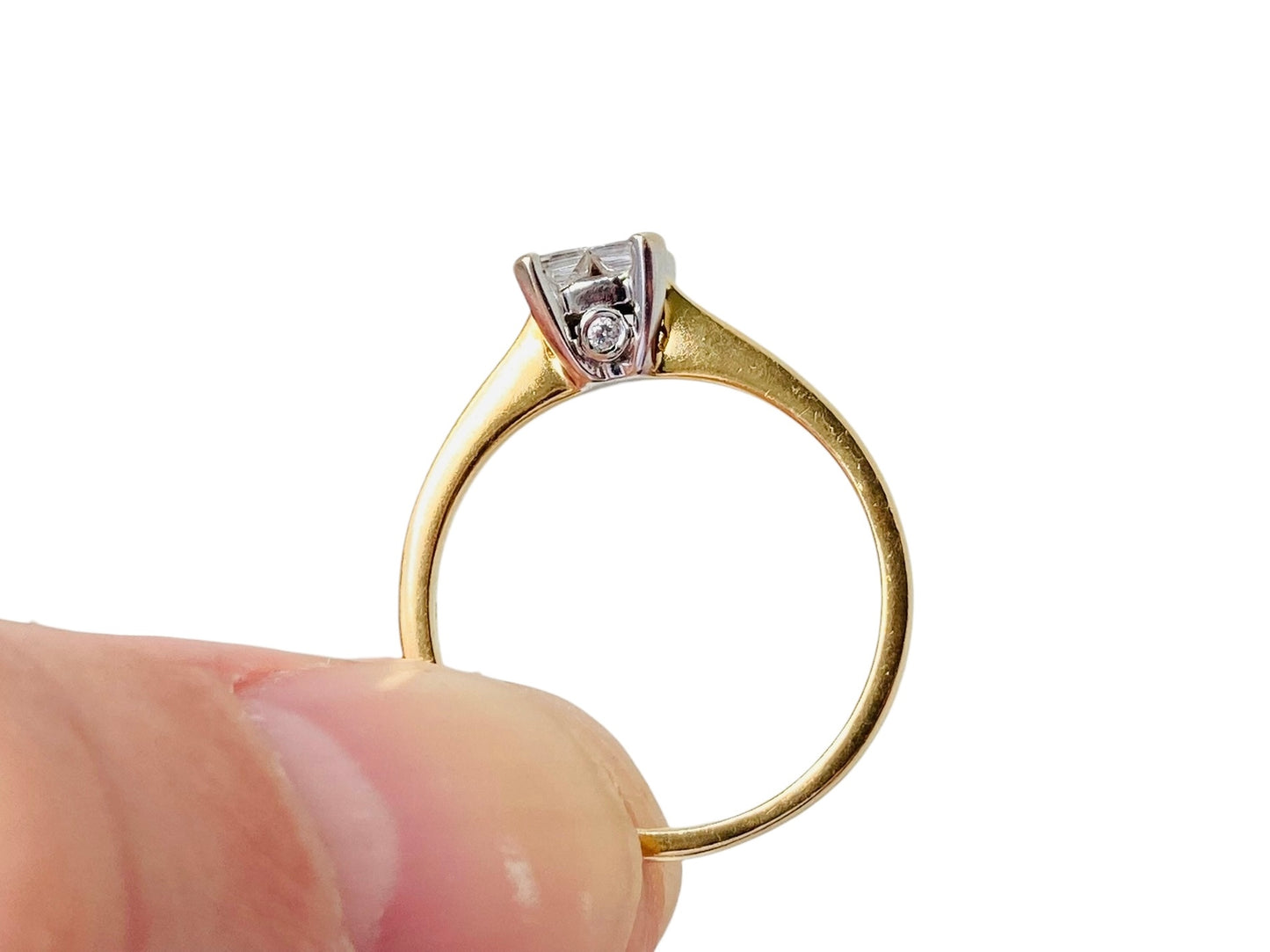 18ct Gold Diamond Ring