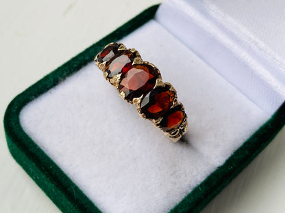 Vintage 9ct Gold Garnet Ring