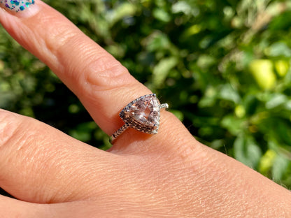 9ct Gold Morganite & Diamond Ring