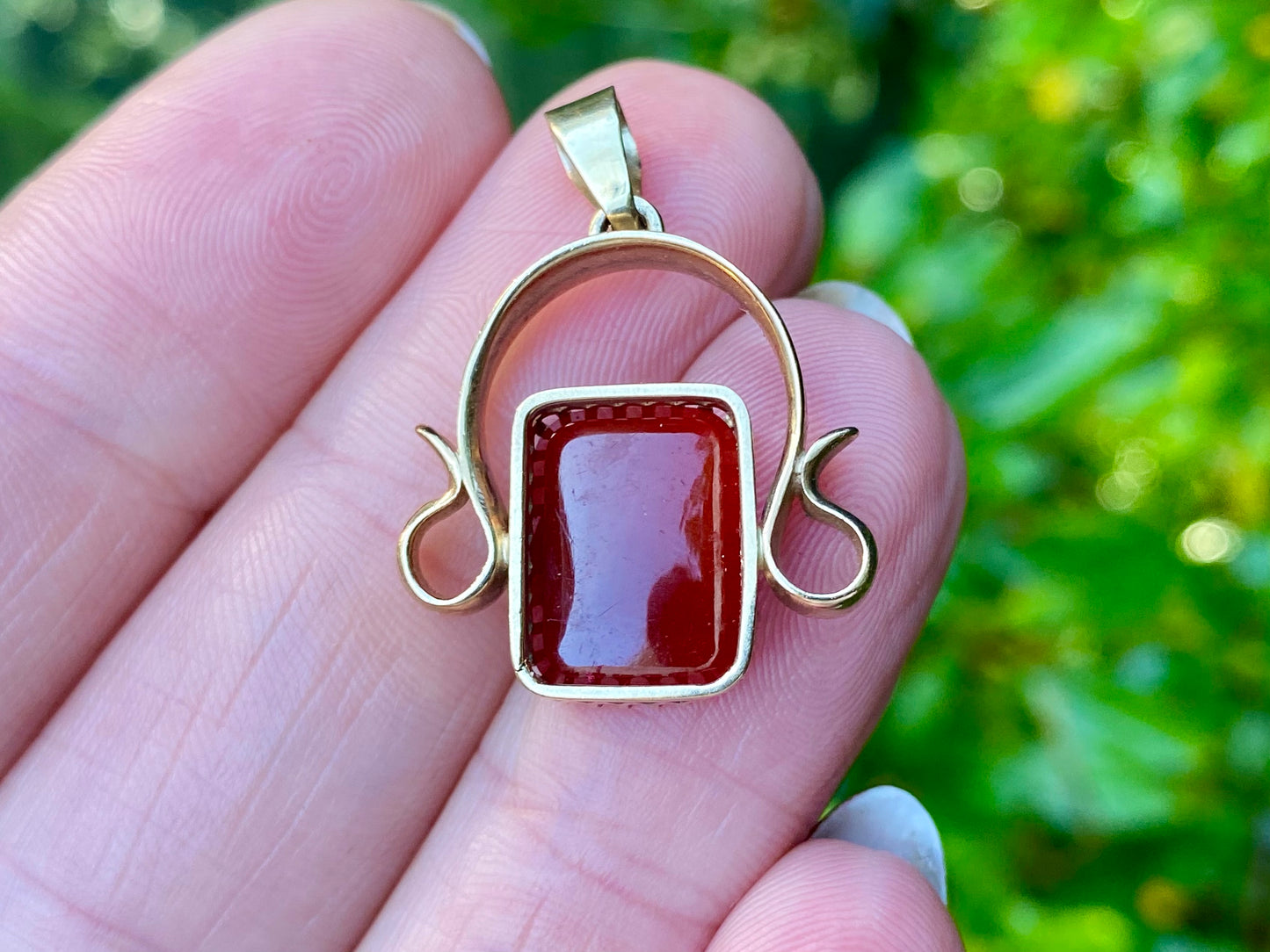 9ct Gold Carnelian Griffin Pendant