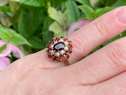 9ct Gold Garnet & Pearl Ring