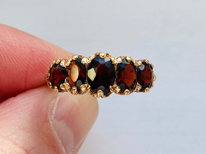 Vintage 9ct Gold Garnet Ring