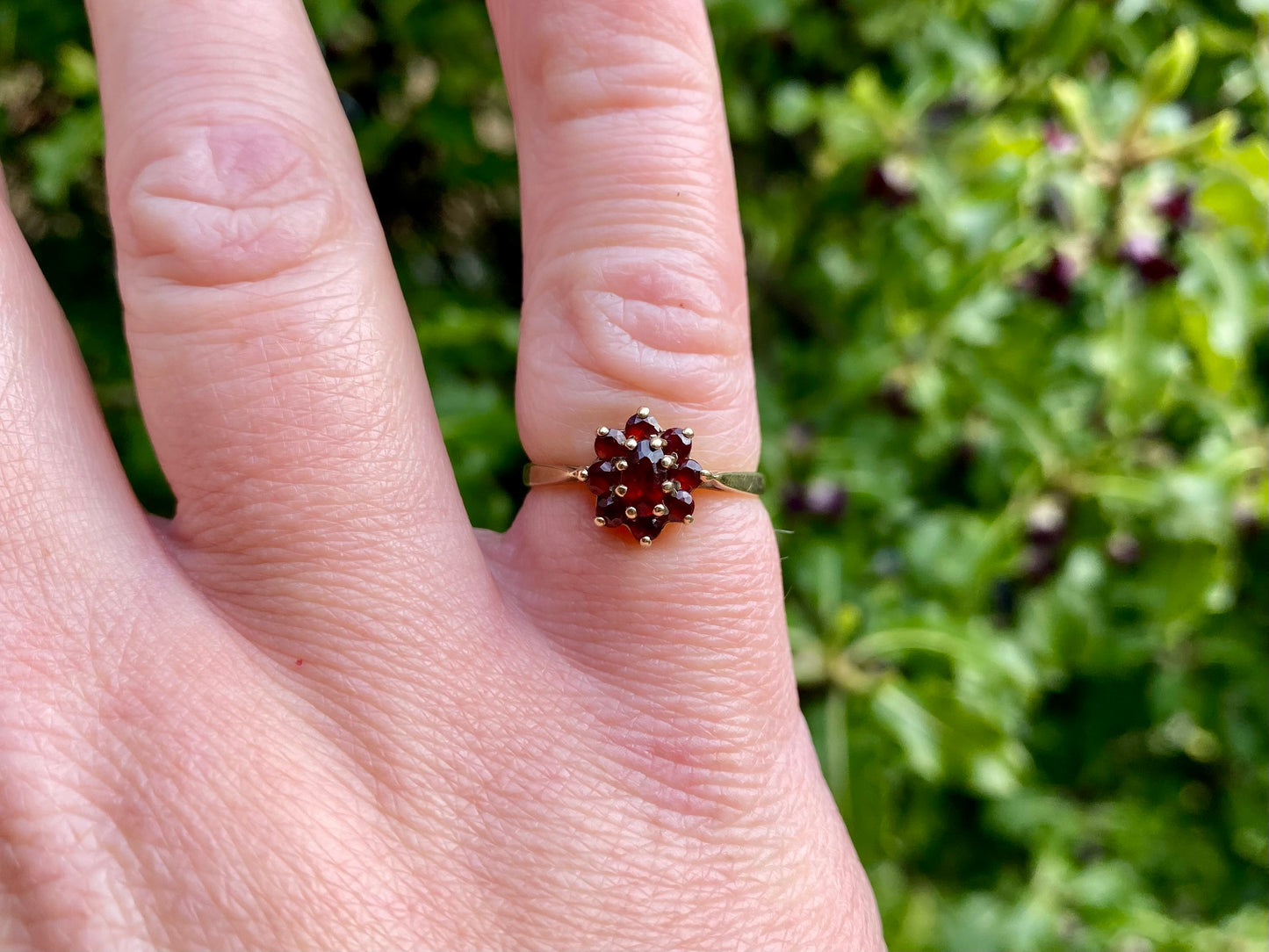 Vintage 9ct Gold Garnet Ring