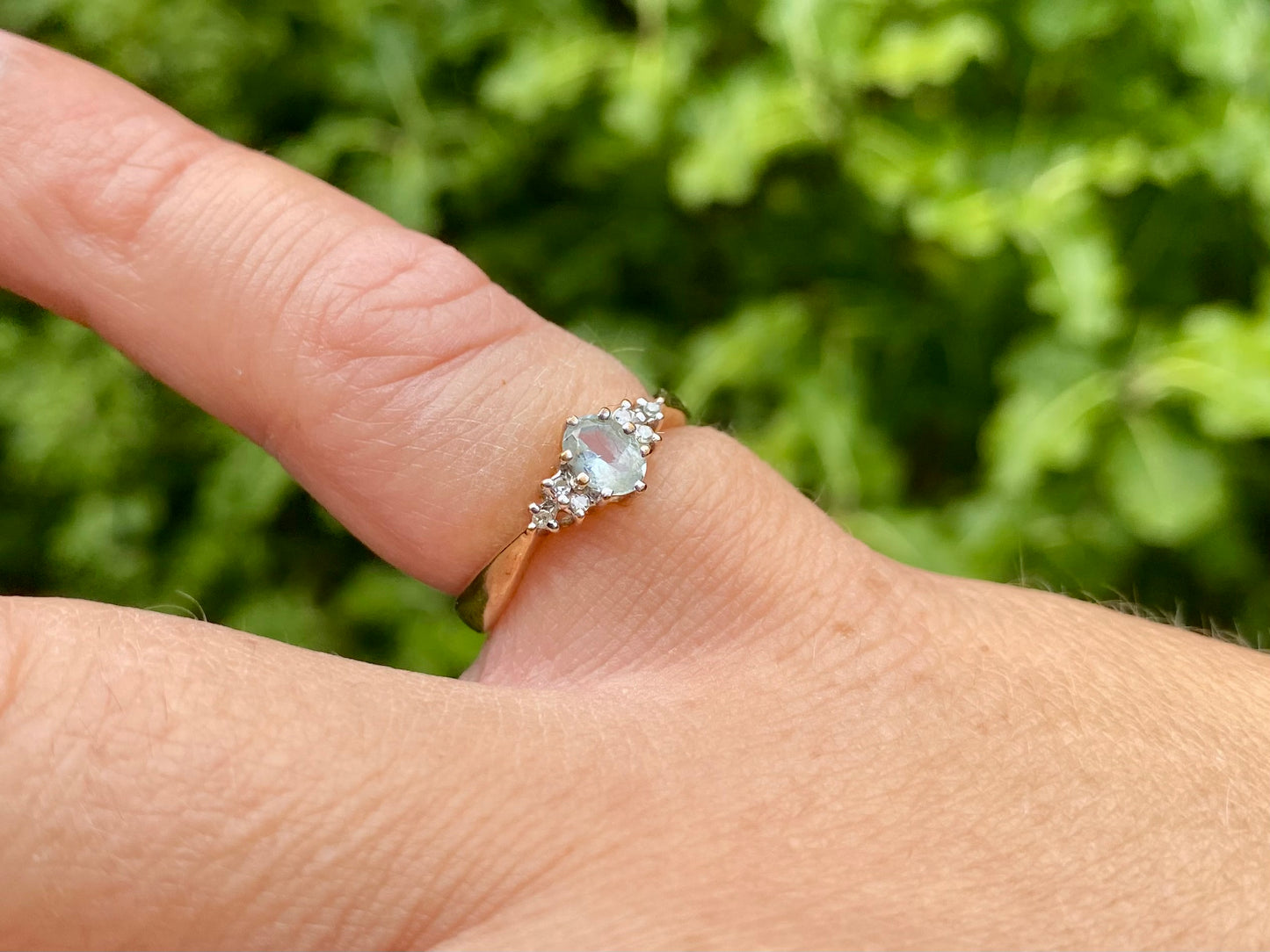 9ct Gold Aquamarine & Diamond Ring
