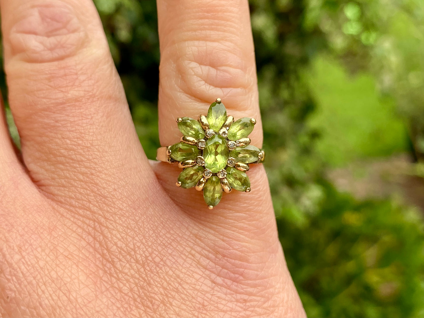 9ct Gold Peridot & Diamond Ring