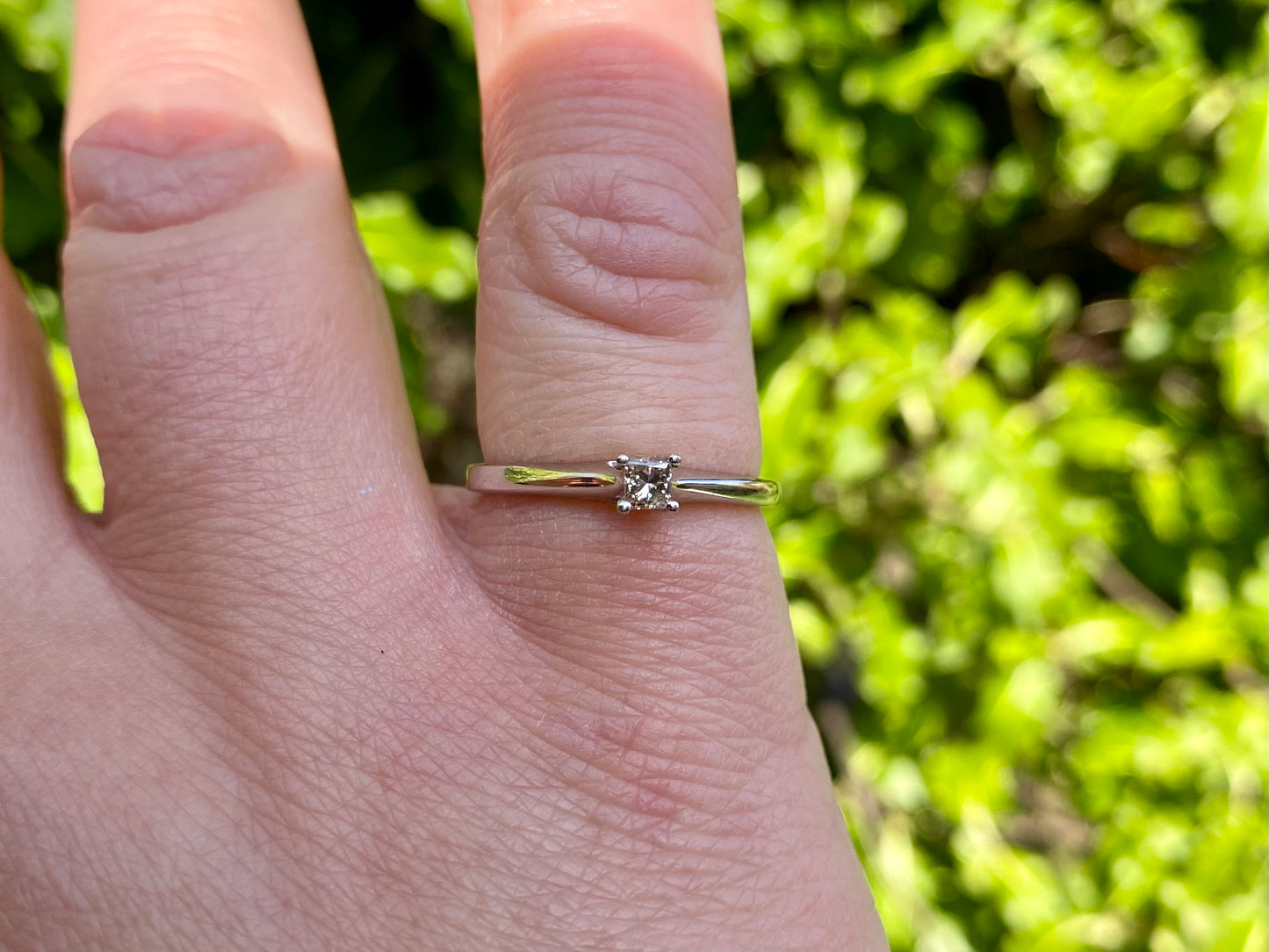 9ct Gold Diamond Ring