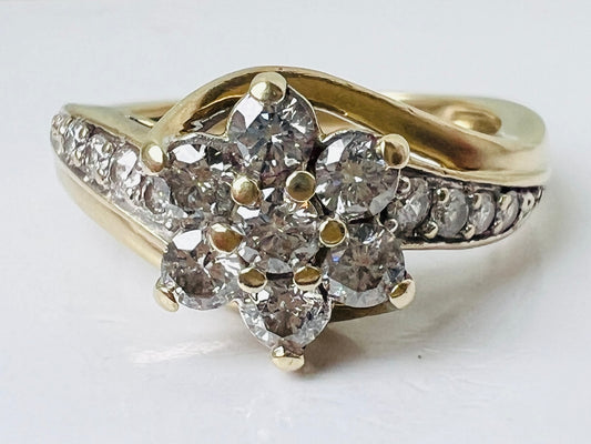 9ct Gold 0.65ct Diamond Daisy Ring