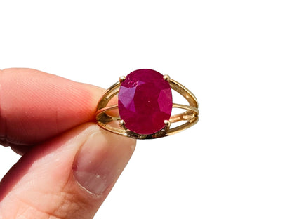 9ct Gold Ruby Ring