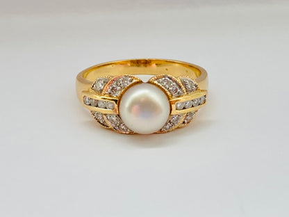 18ct Gold Pearl & Diamond Ring