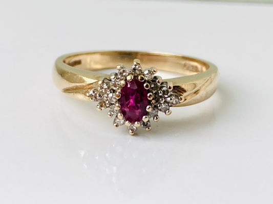 Vintage 9ct Gold Ruby & Diamond Cluster Ring