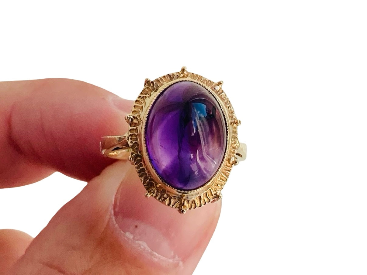 Vintage 9ct Gold Amethyst Ring