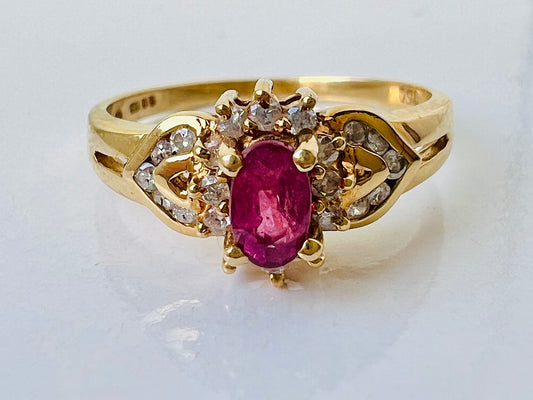 Vintage 18ct Gold Ruby & Diamond Ring