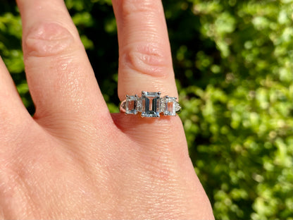 9ct Gold Aquamarine & Diamond Ring