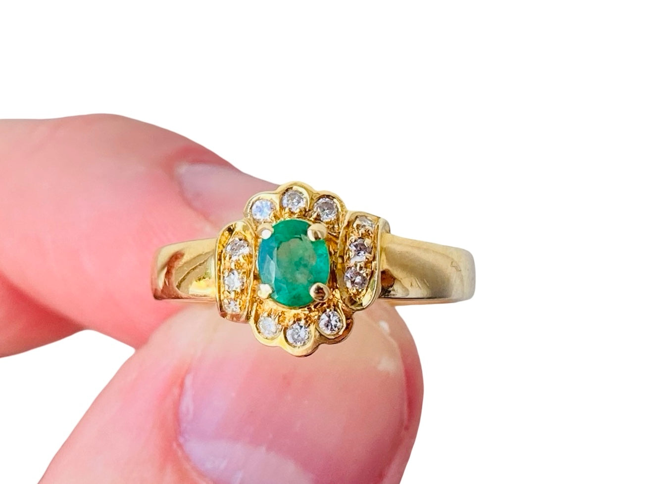 Vintage 18ct Gold Emerald & Diamond Ring