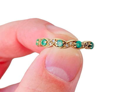 Vintage 9ct Gold Emerald & Diamond Ring