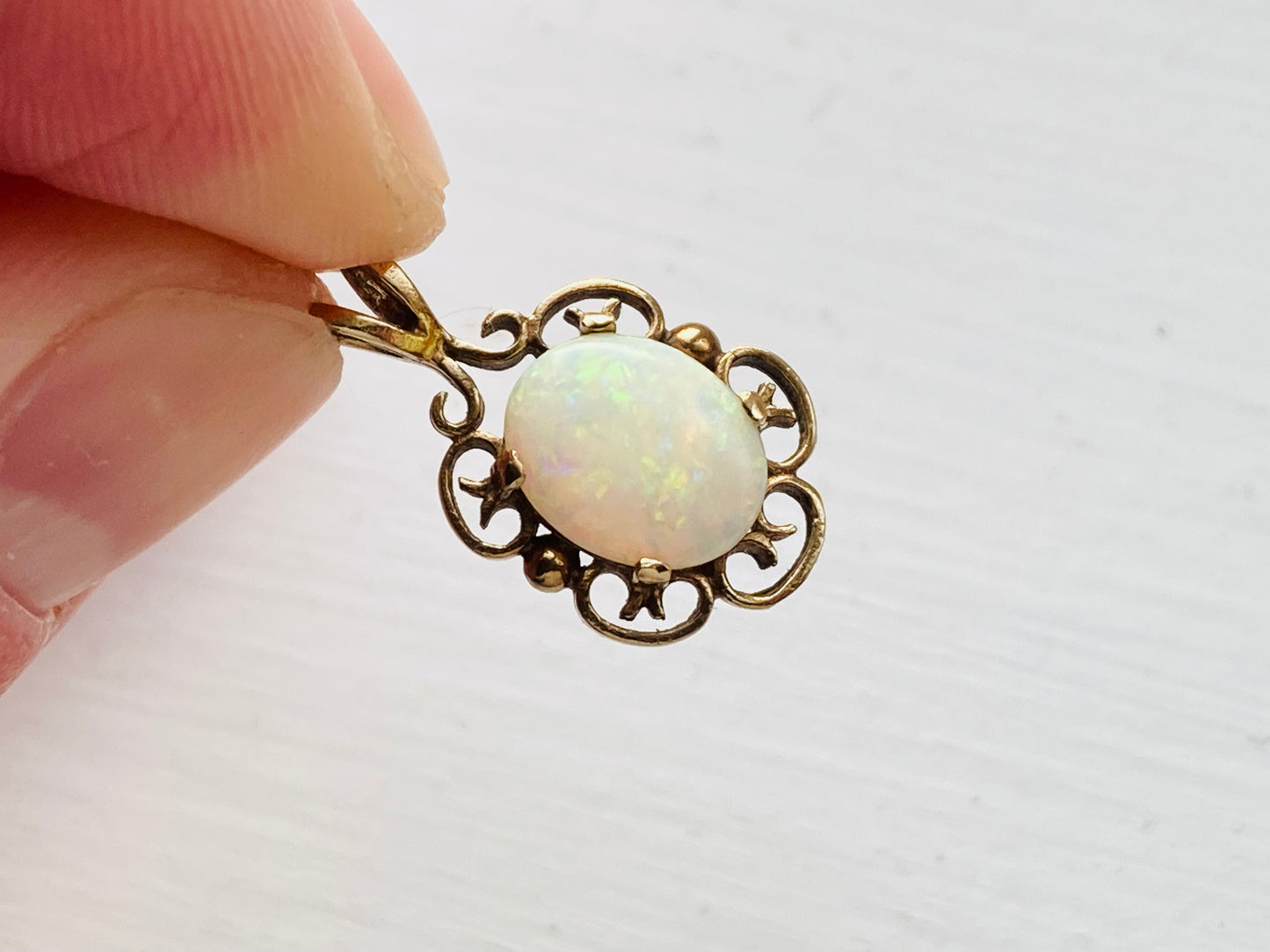 9ct Gold Opal Pendant