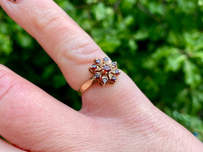 Vintage 9ct Gold Garnet Ring