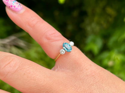 Vintage 18ct Gold Topaz & Diamond Ring