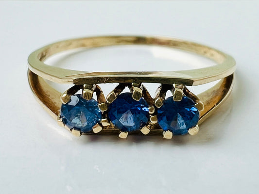 14ct Gold Three-Stone Sapphire Ring