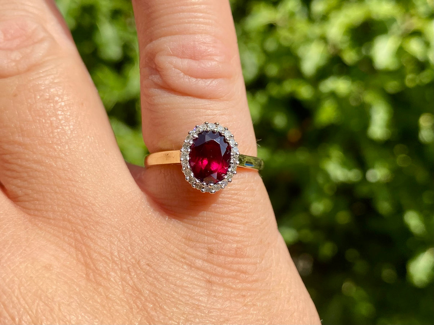 9ct Gold Garnet & Diamond Ring