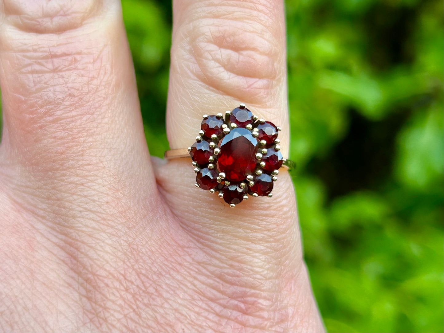 Vintage 9ct Gold Garnet Ring