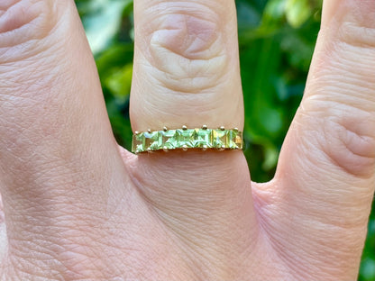 9ct Gold Peridot Ring