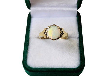 Vintage 9ct Gold Opal Ring