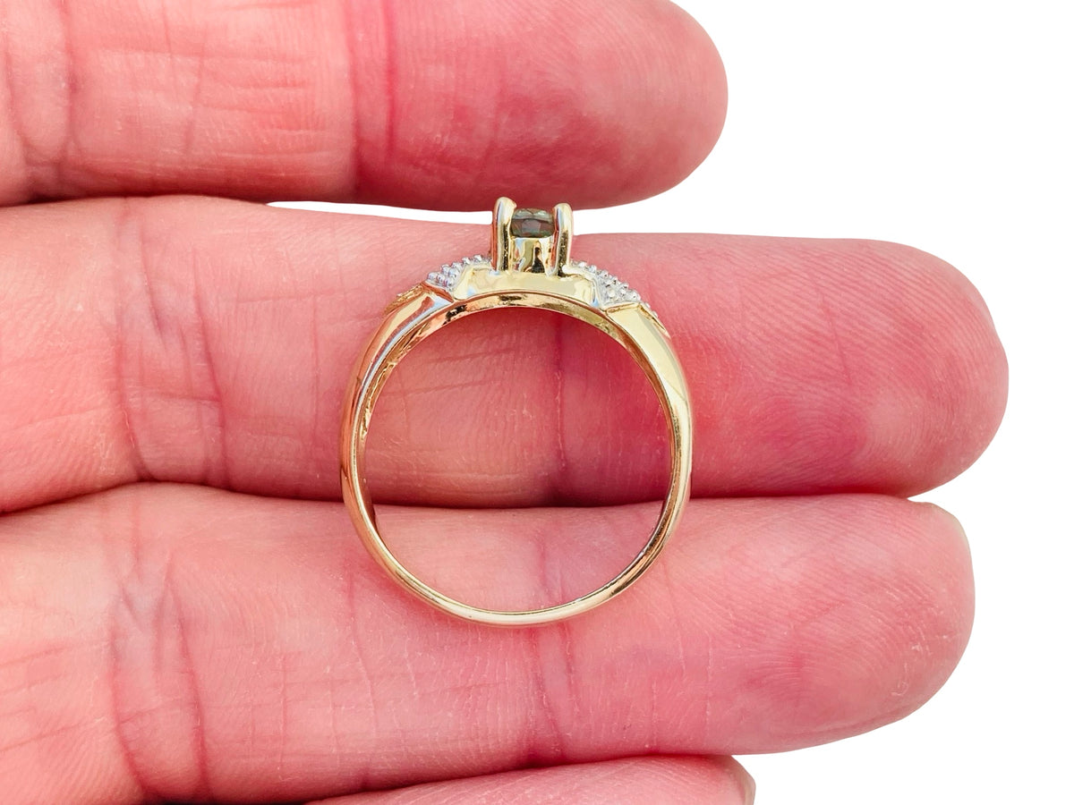 9ct Gold Green & White Sapphire Ring