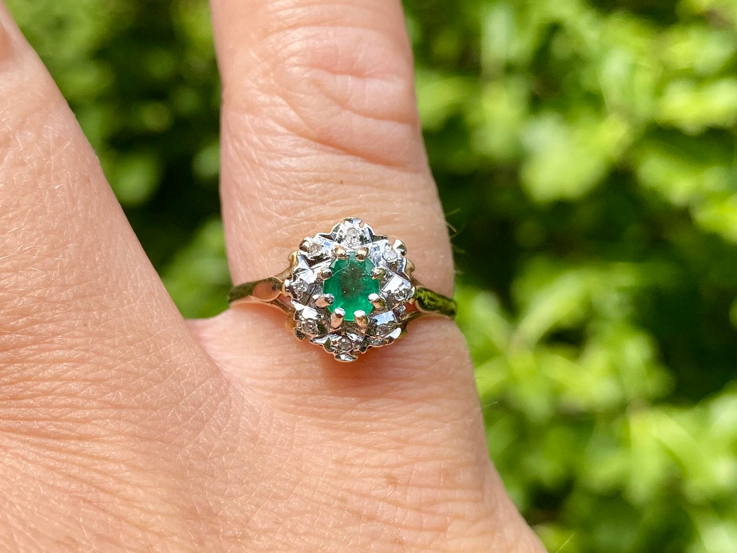 Vintage 9ct Gold Emerald & Diamond Ring