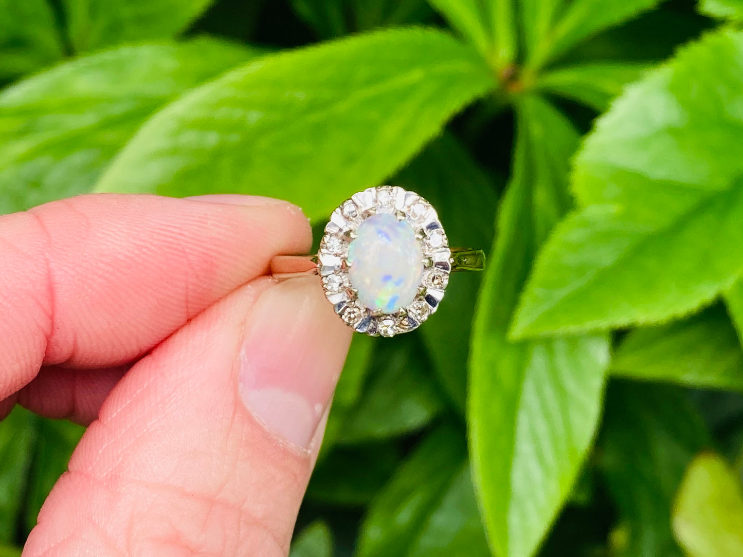 Vintage 9ct Gold Opal & Diamond Ring