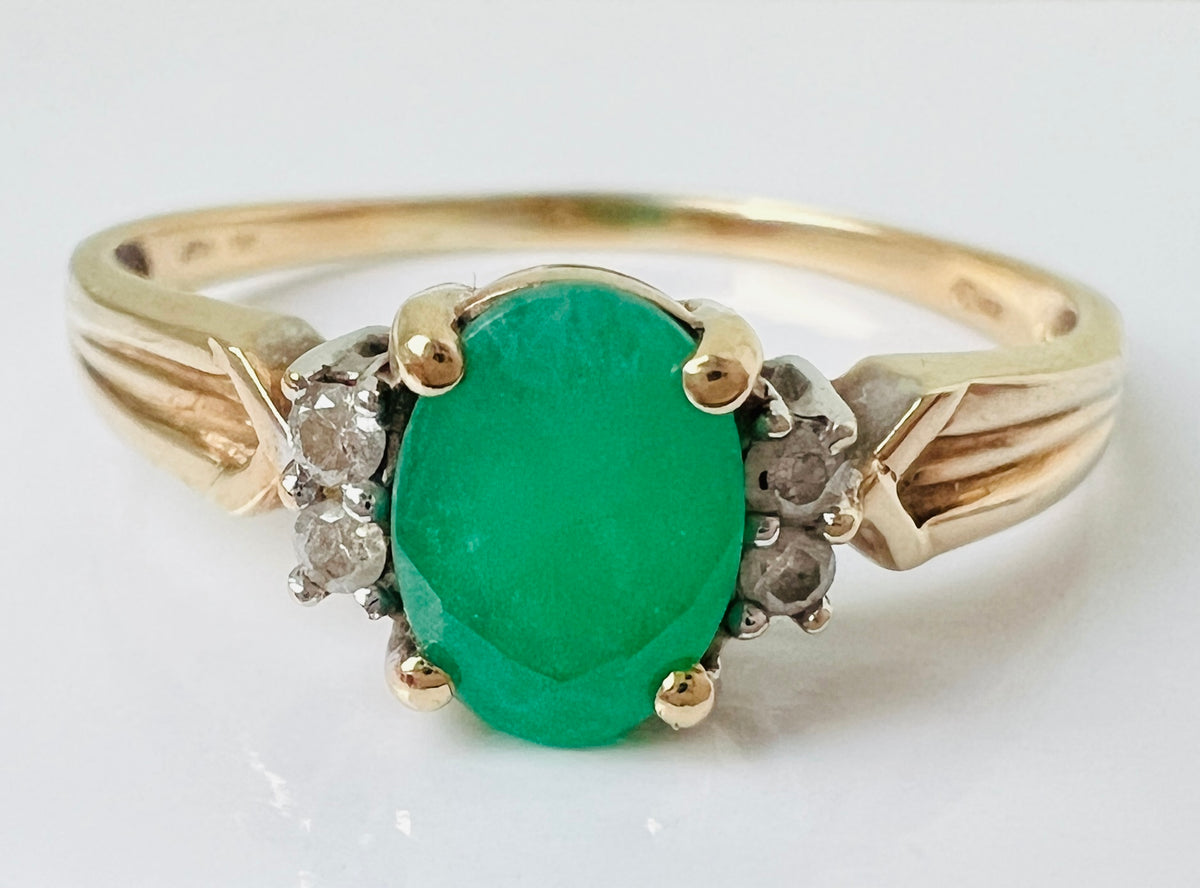 9ct Gold Emerald & Diamond Ring