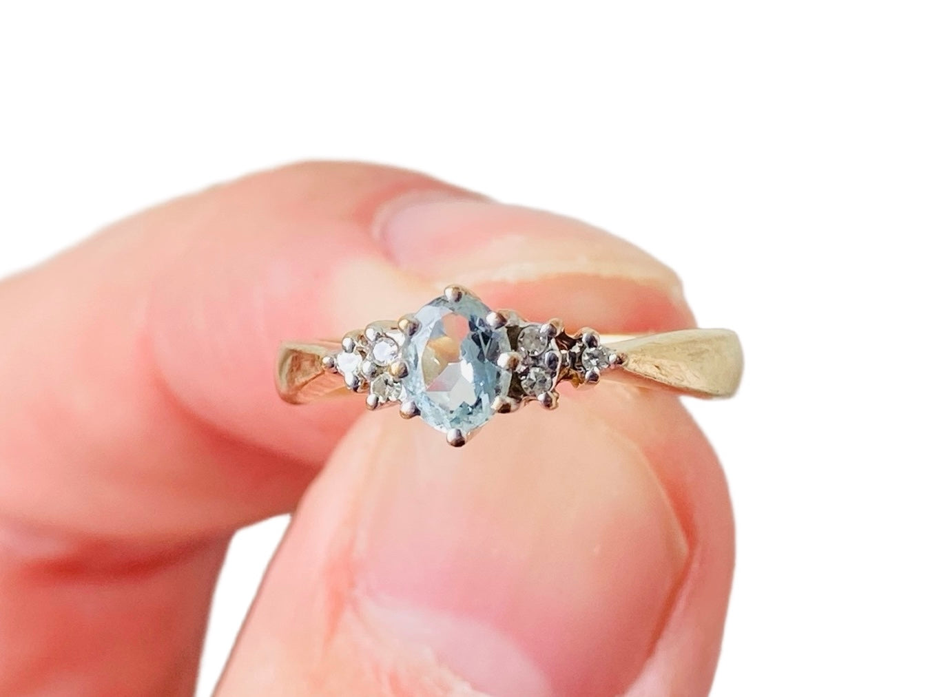 9ct Gold Aquamarine & Diamond Ring