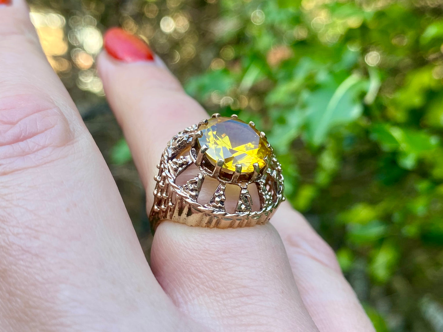 Vintage 9ct Gold Synthetic Yellow Sapphire Ring