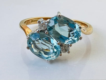 Vintage 18ct Gold Aquamarine Diamond Ring